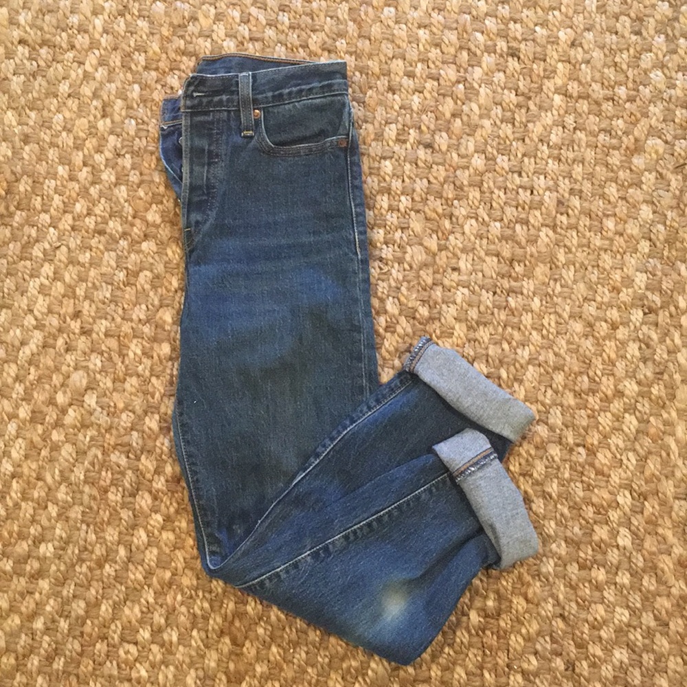 Levi dark denim wash wedgie fit size 25